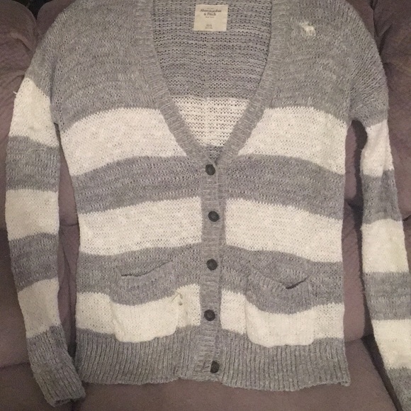 Smart, cozy and casual cardigan sweater - Picture 3 of 5
